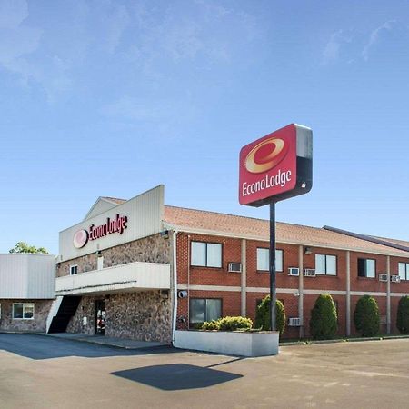 Econo Lodge Darien Lakes Corfu Exterior foto