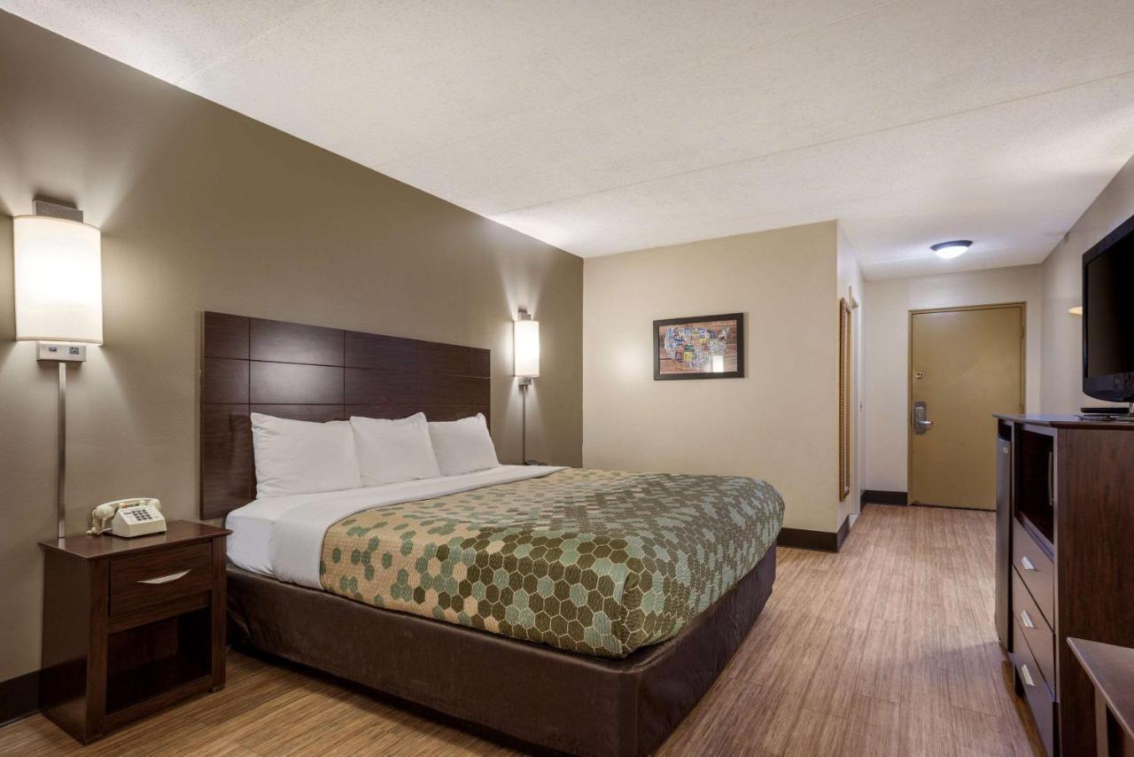 Econo Lodge Darien Lakes Corfu Exterior foto