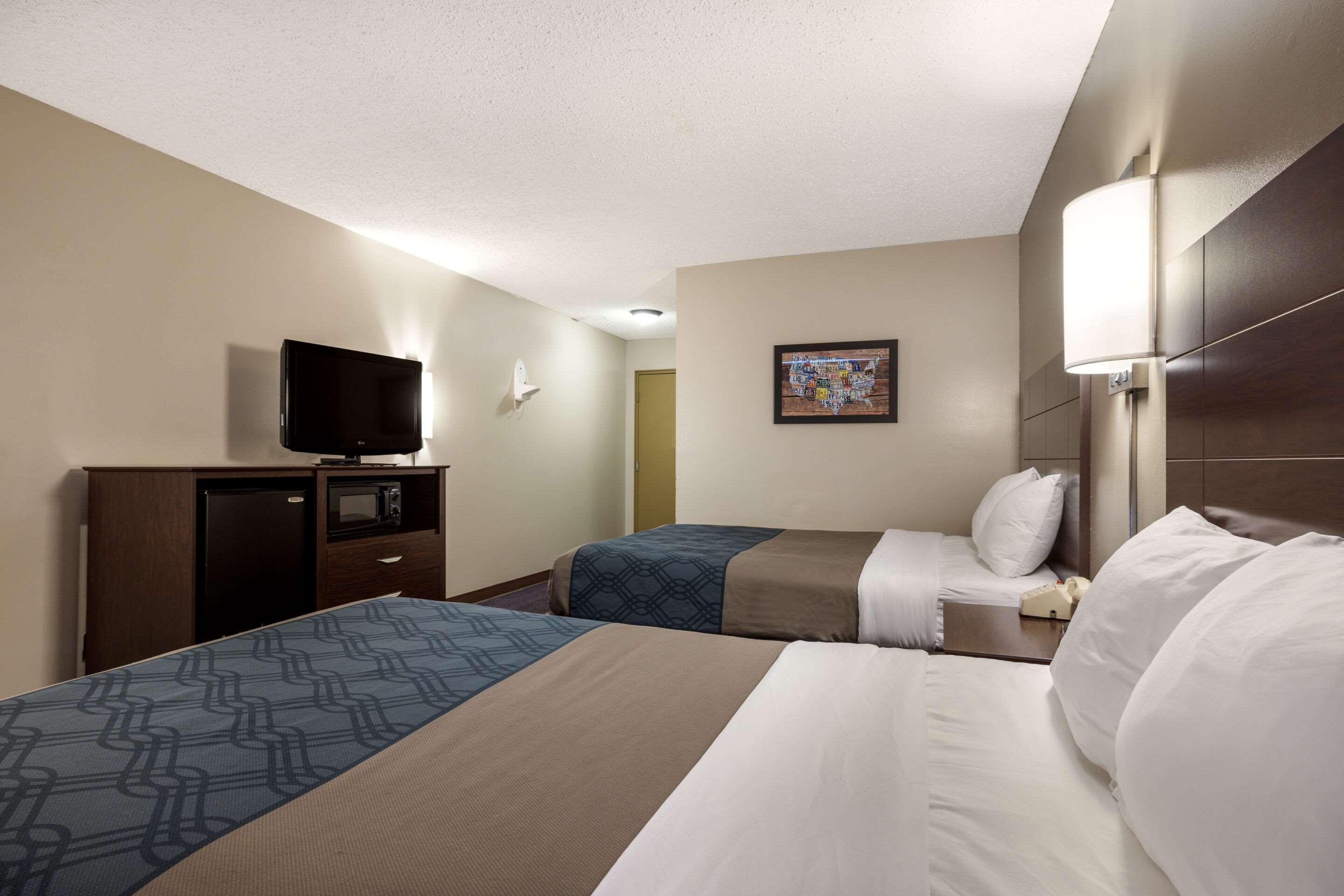 Econo Lodge Darien Lakes Corfu Exterior foto